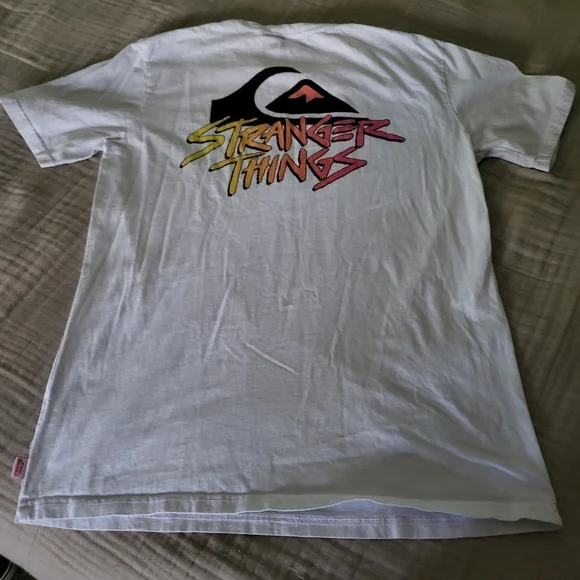 Quicksilver Netflix Stranger Things Men Small White Used Short Sleeve 022025 - Picture 6 of 7